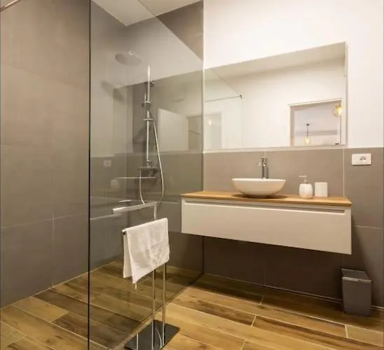 Comfort Apartamento Tirana